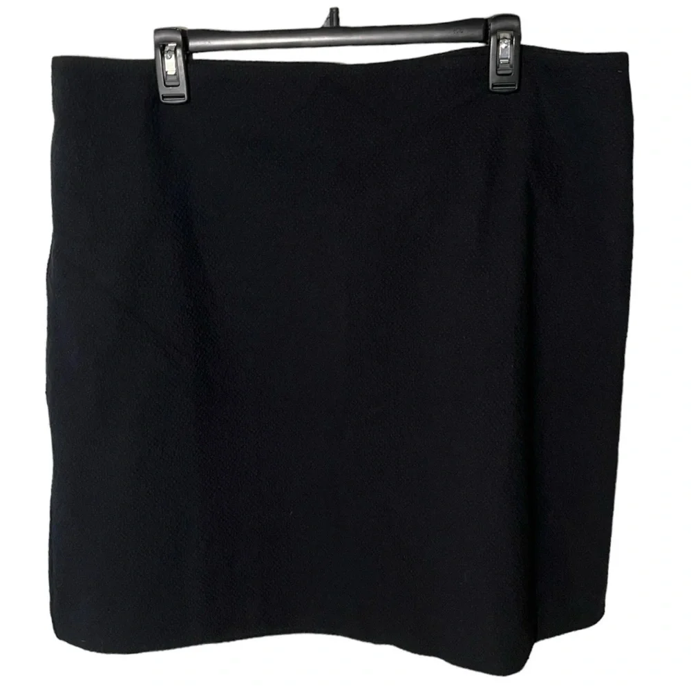 NWT Ann Taylor Textured Short Skirt